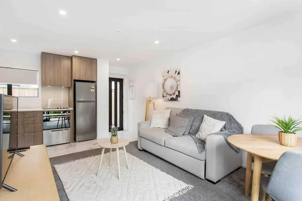 Exceptional Value For Money Sunny Warm 5 Mins Cbd Apartment Christchurch